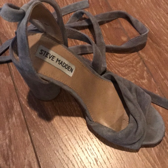 Steve Madden tie up sandals - Picture 3 of 4